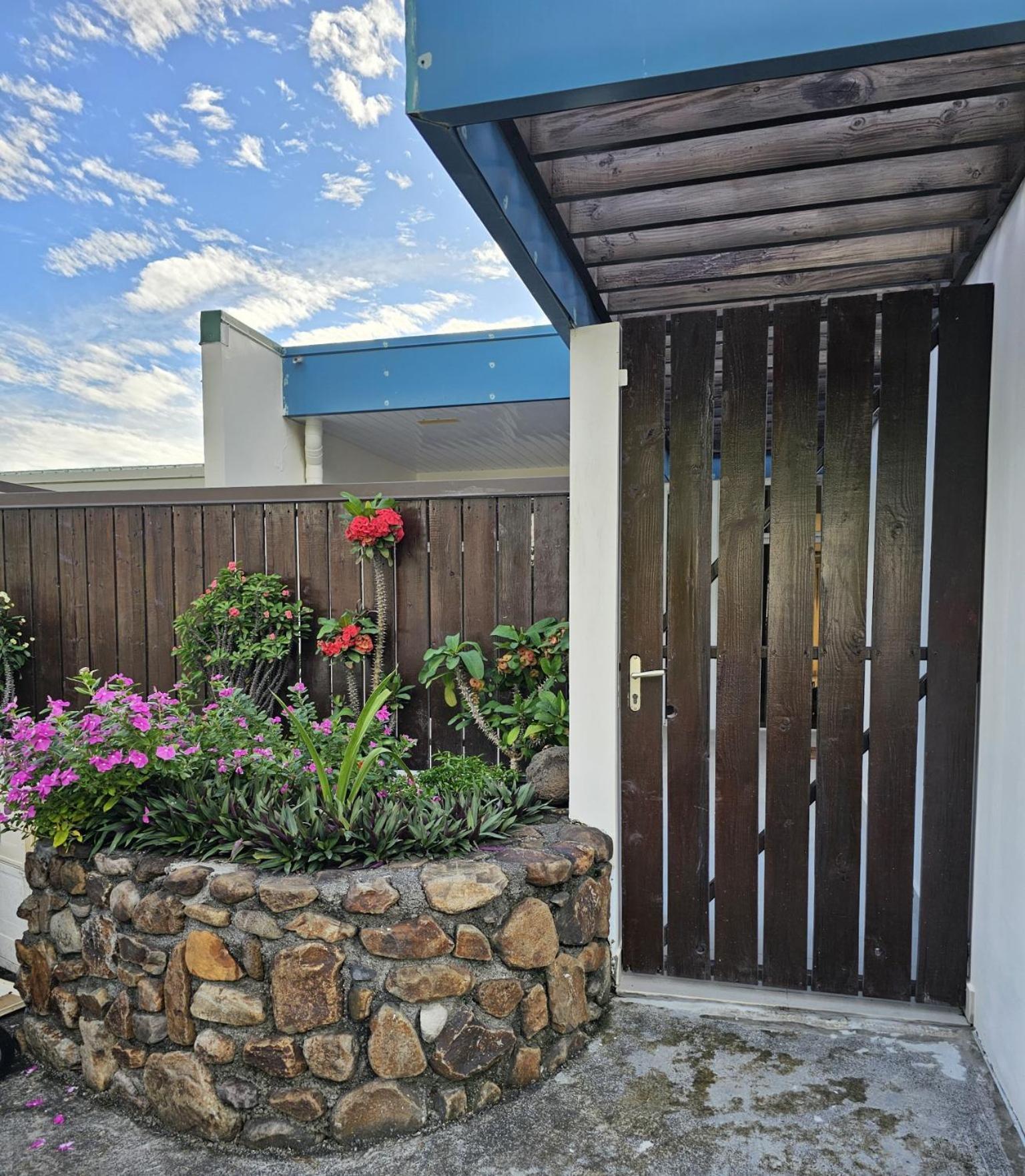 Villa Cozy House In A Private Complex à Paea Extérieur photo